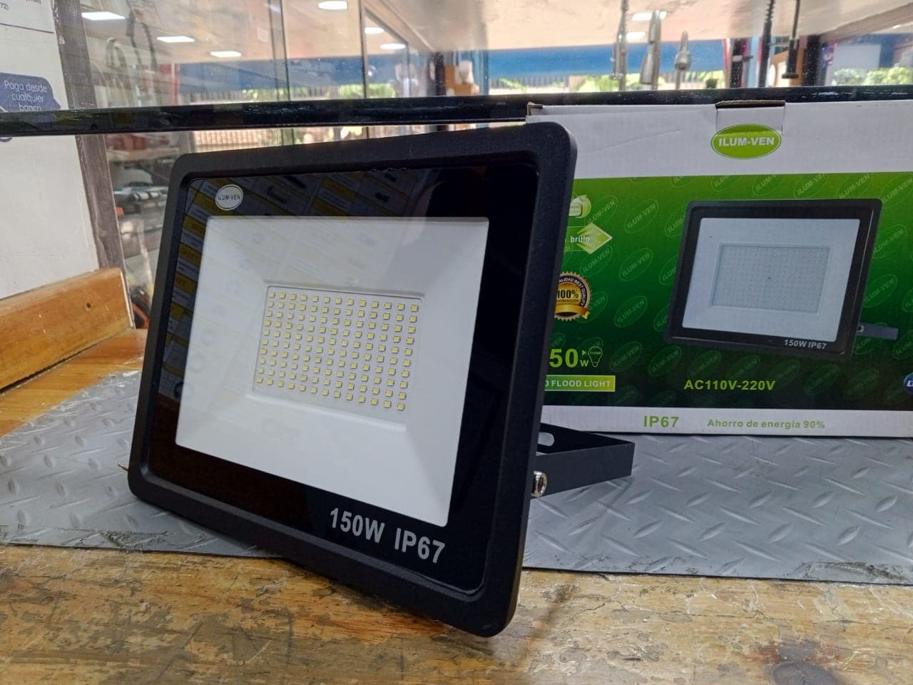 Potente Reflector LED ILUM-VEN de 150W