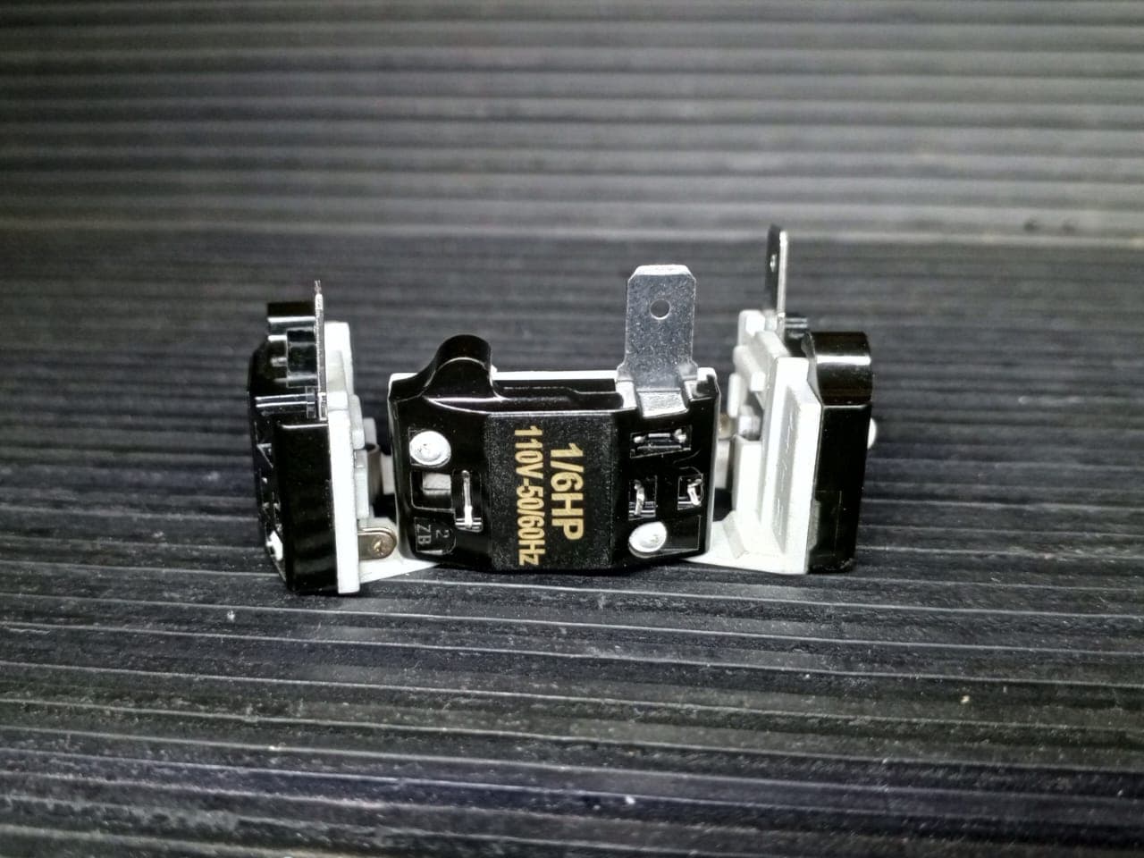 Kit de arranque para compresor de nevera de 1/6 HP y 110V.