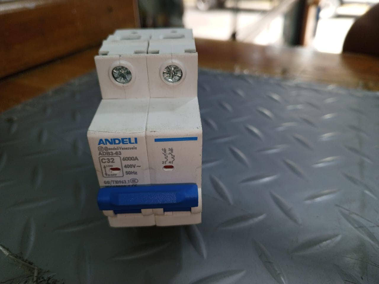 Interruptor termomagnético bipolar (2P) ANDELI C32