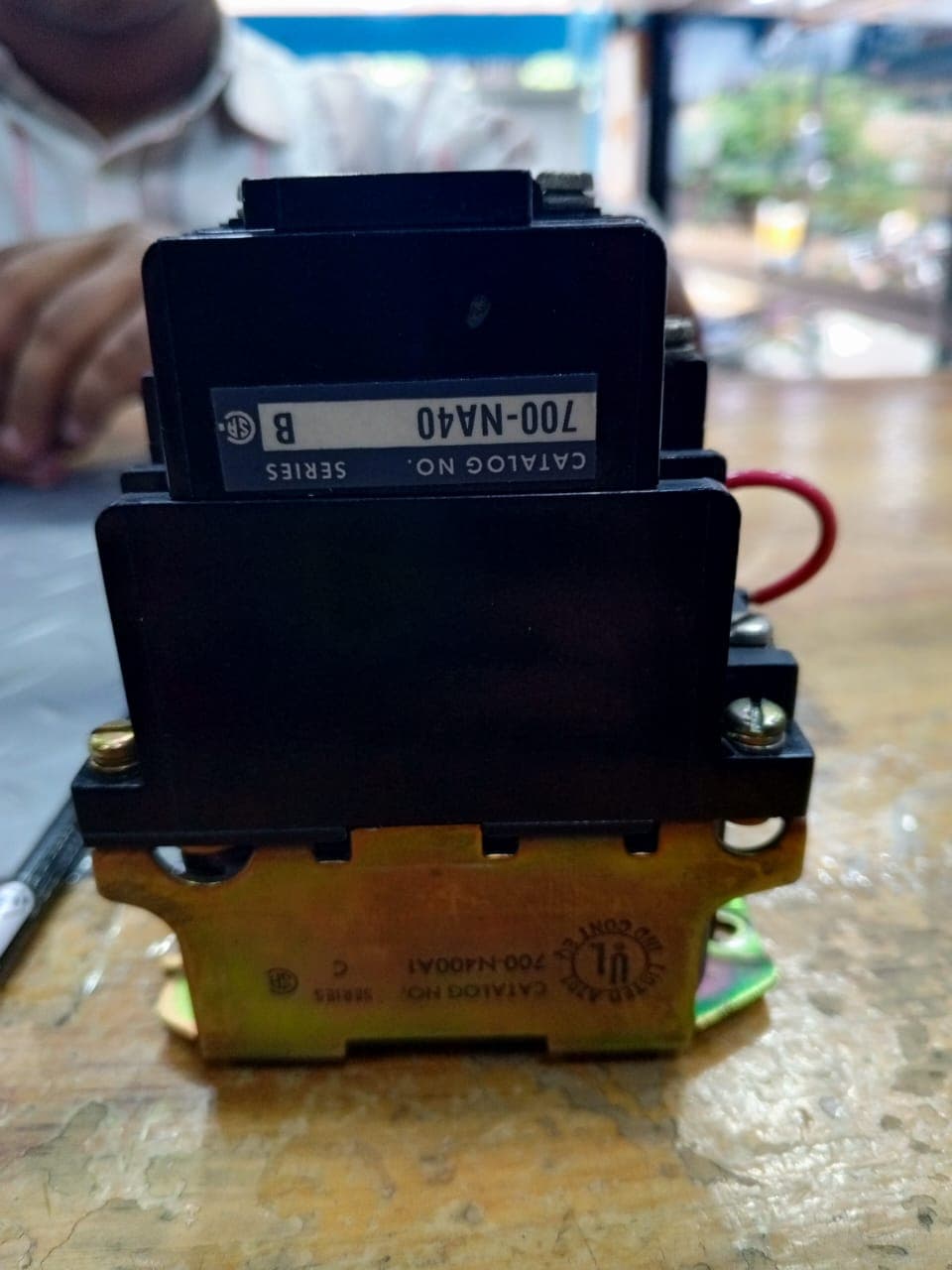 Relé de control industrial Allen-Bradley tipo 700-N