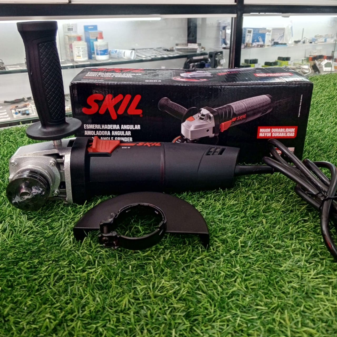 Esmeriladora angular Skil 9004 de 4-1/2" y 830W