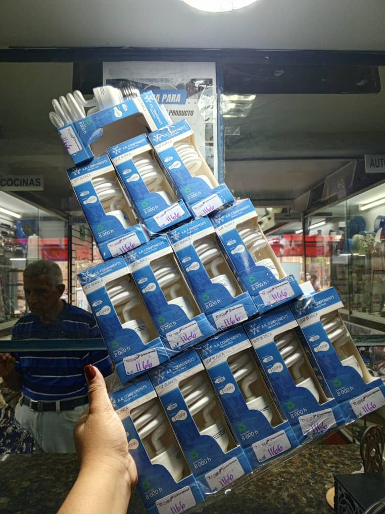 Bombilla ahorradora de energía A.R. Components