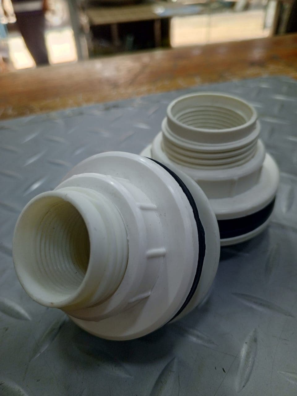 Conexión para tanque de agua de PVC (pasamuros) con empaque