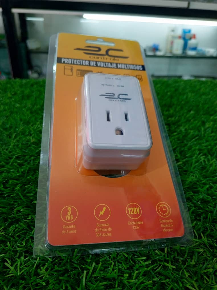 Protector de Voltaje Multiusos EC Controls 120V