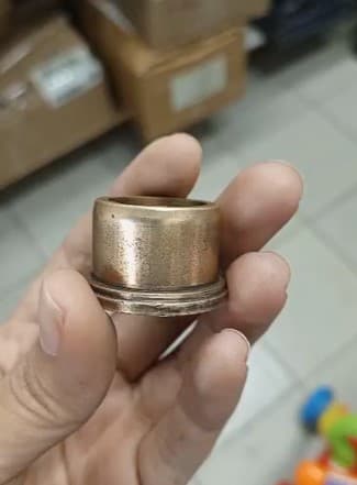 Buje de bronce con pestaña