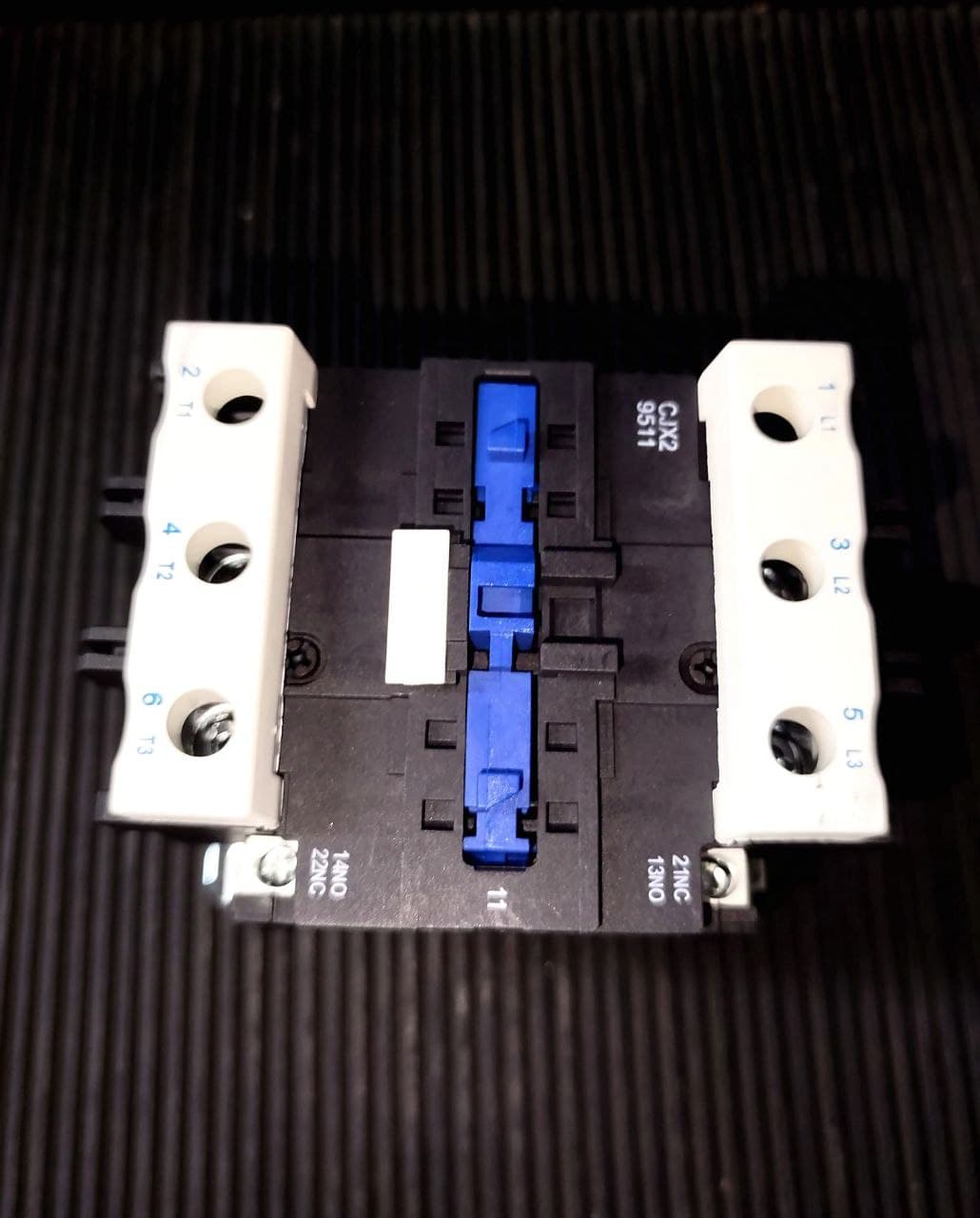 Contactor tripolar de alta capacidad