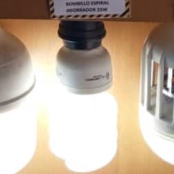 Bombillo ahorrador de energía tipo espiral de 25W