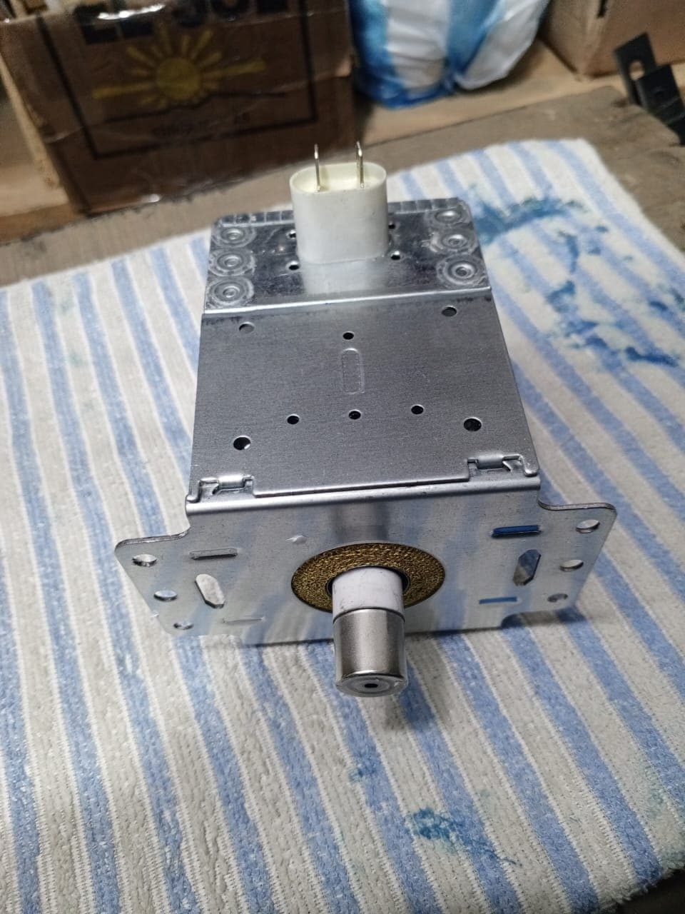 Magnetrón universal para horno de microondas