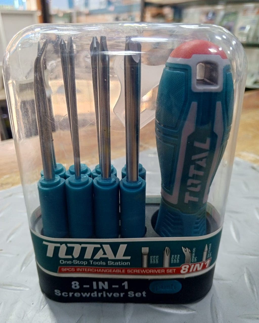 Juego de destornillador intercambiable 8 en 1 de la marca TOTAL