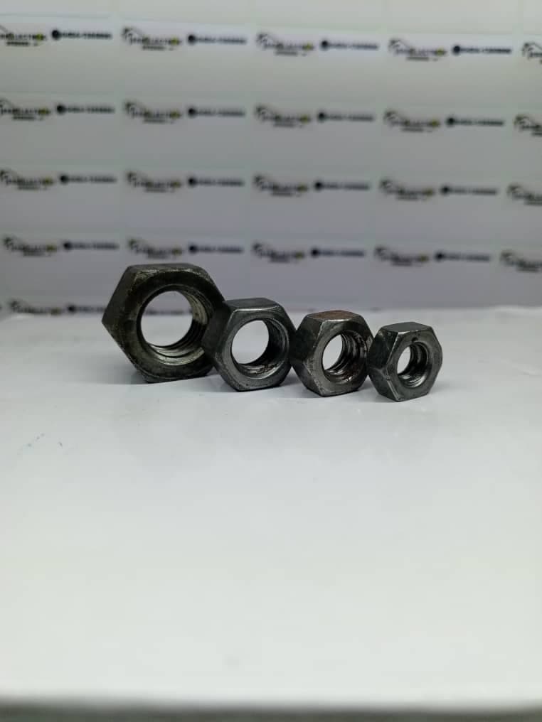 Tuerca hexagonal estándar de acero