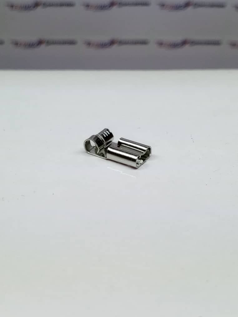 Terminal hembra tipo pala (Faston / Quick Disconnect) para crimpar en cables eléctricos