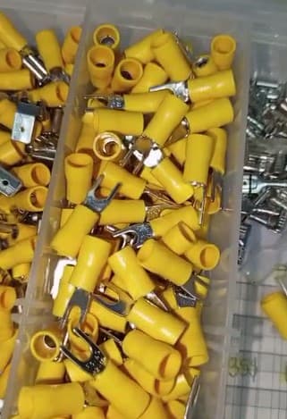 Terminales eléctricos de horquilla (spade)