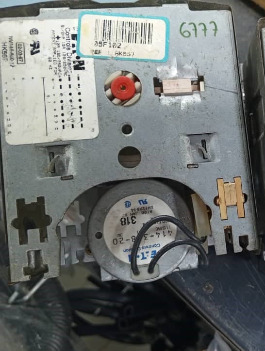 Timer de Descongelamiento (Defrost Timer) Eaton, modelo HK557